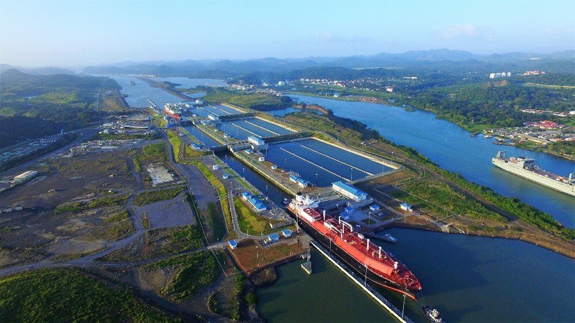 Panama Canal Sets Record Annual Tonnage Amid Global Trade Shifts
